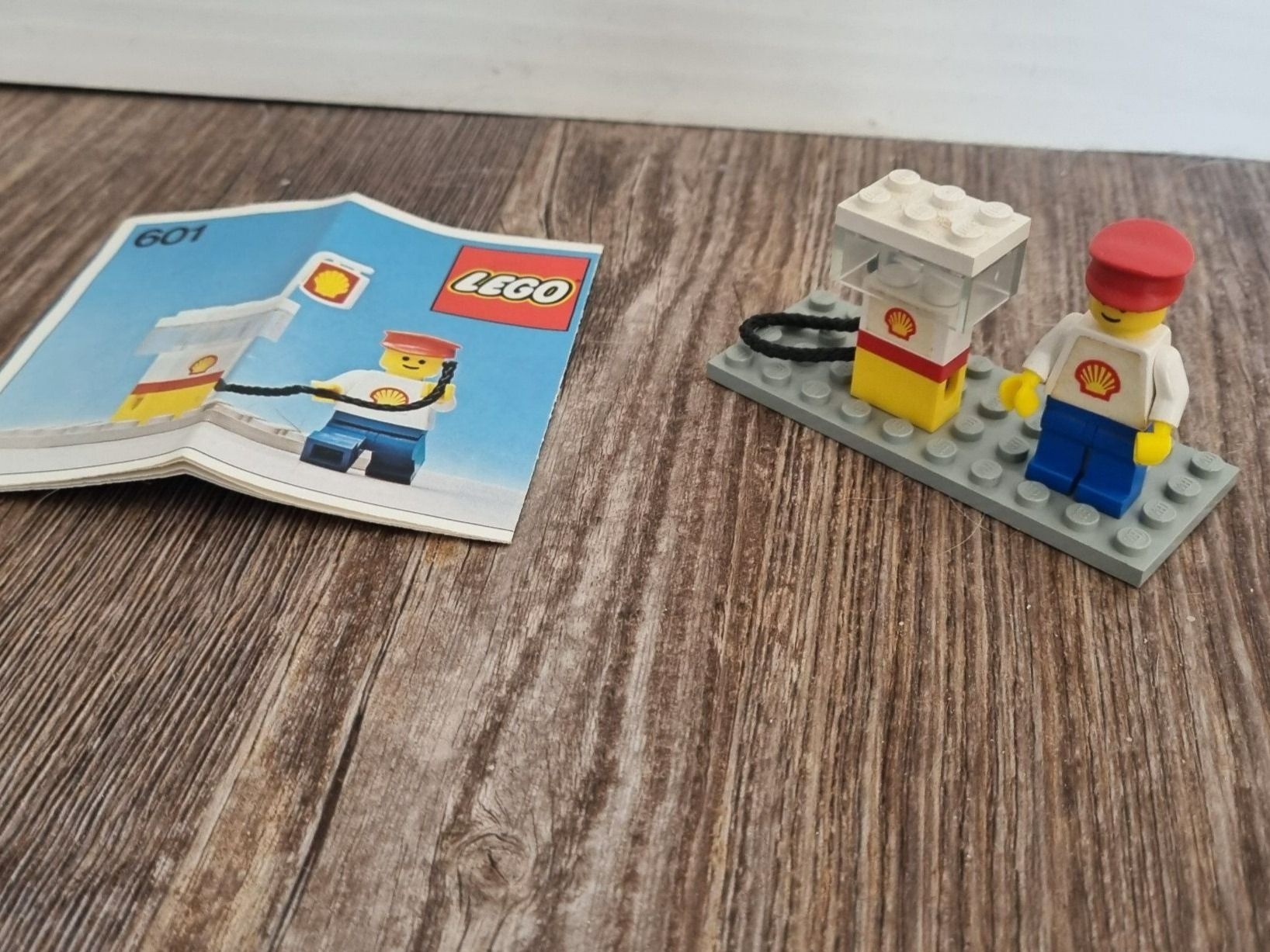 Lego Spielzeuge: Altes Lego-Set: Shell Gas Pump; N°601 – Gebraucht aus Sonceboz-Sombeval von