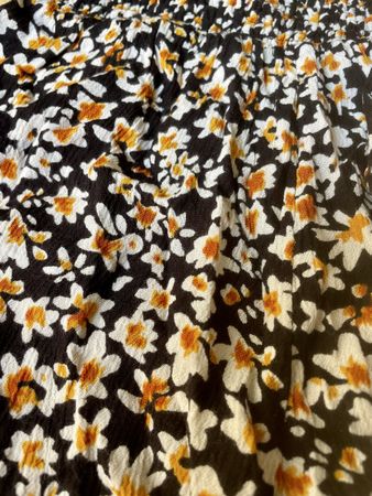 Urban Outfitters Shorts / kurze Hose, Blumenmuster, Gr. M