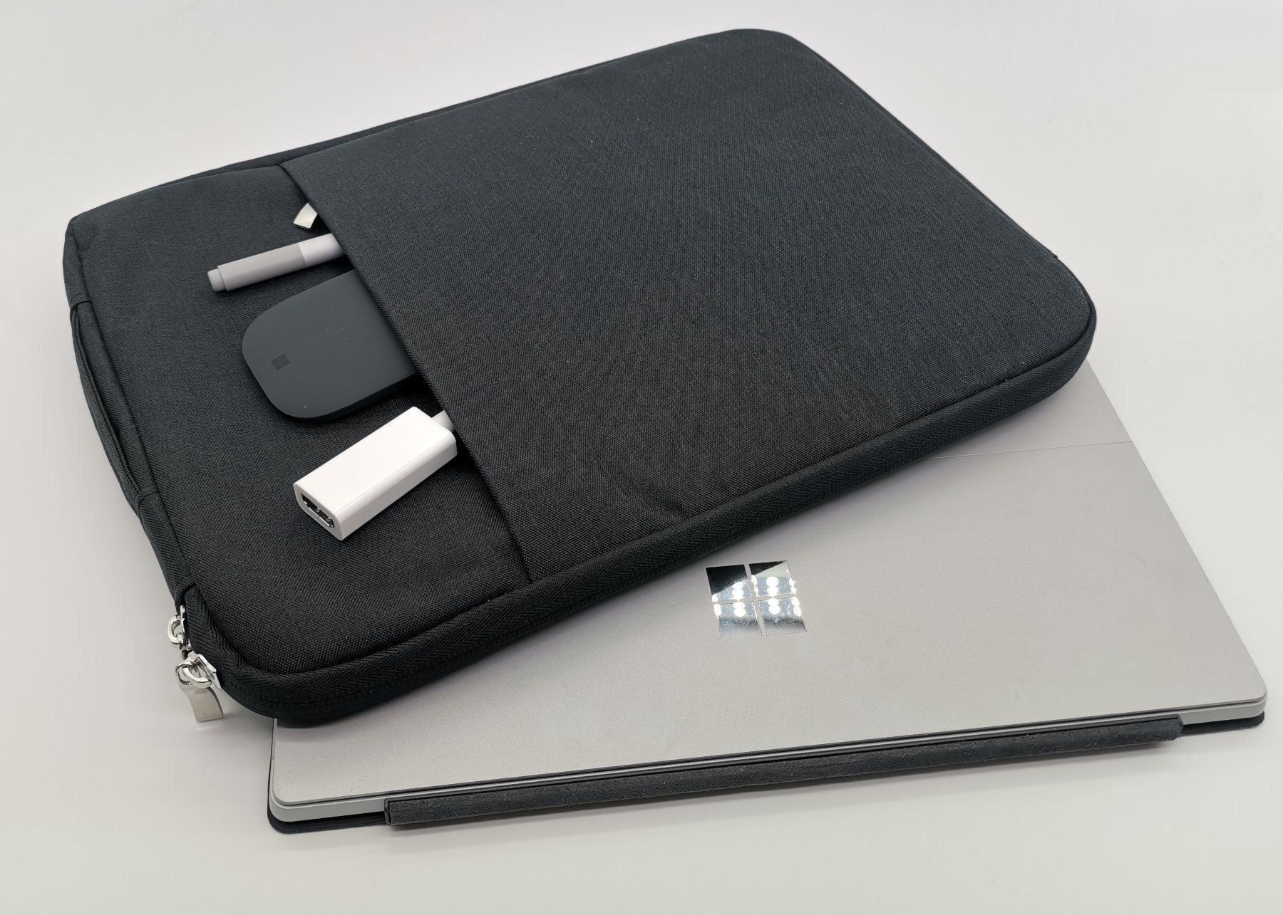 Borse: Microsoft Surface Pro Tasche - schwarz / 13" / 12.3" – Nuovo (secondo la descrizione) da Niederglatt ZH venduto da K1r7 2