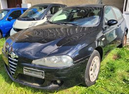 Urgent! Bonne Alfa 147 1.6 TS 16V Distinctiv Clima+Son Bose!