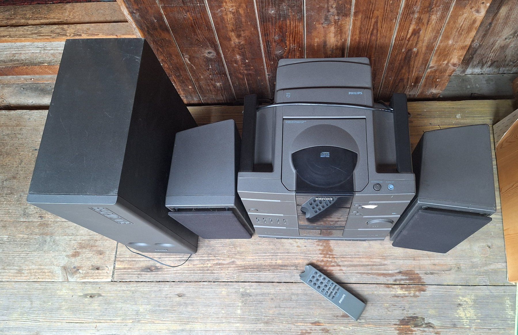 Philips Sistemi audio & multimediali: Philips FW2012 Kompaktanlage mit Baritone Subwoofer – Usato da Weinfelden venduto da JoeBaer 2