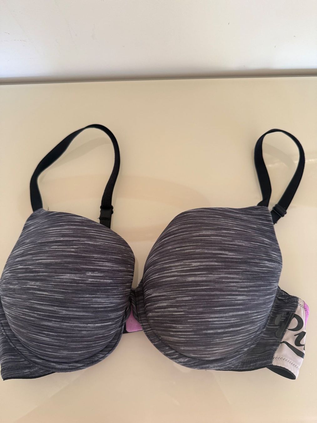 Victoria's Secret Altra biancheria intima: Victoria's Secret BH GR. 36C/D80 – Usato da Steg im Tösstal venduto da goldlionfree