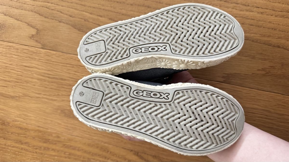 Geox Schuhe für Mädchen: Geox Sneaker blau Grösse 28 – Gebraucht aus Zug von pla_2ckh 1