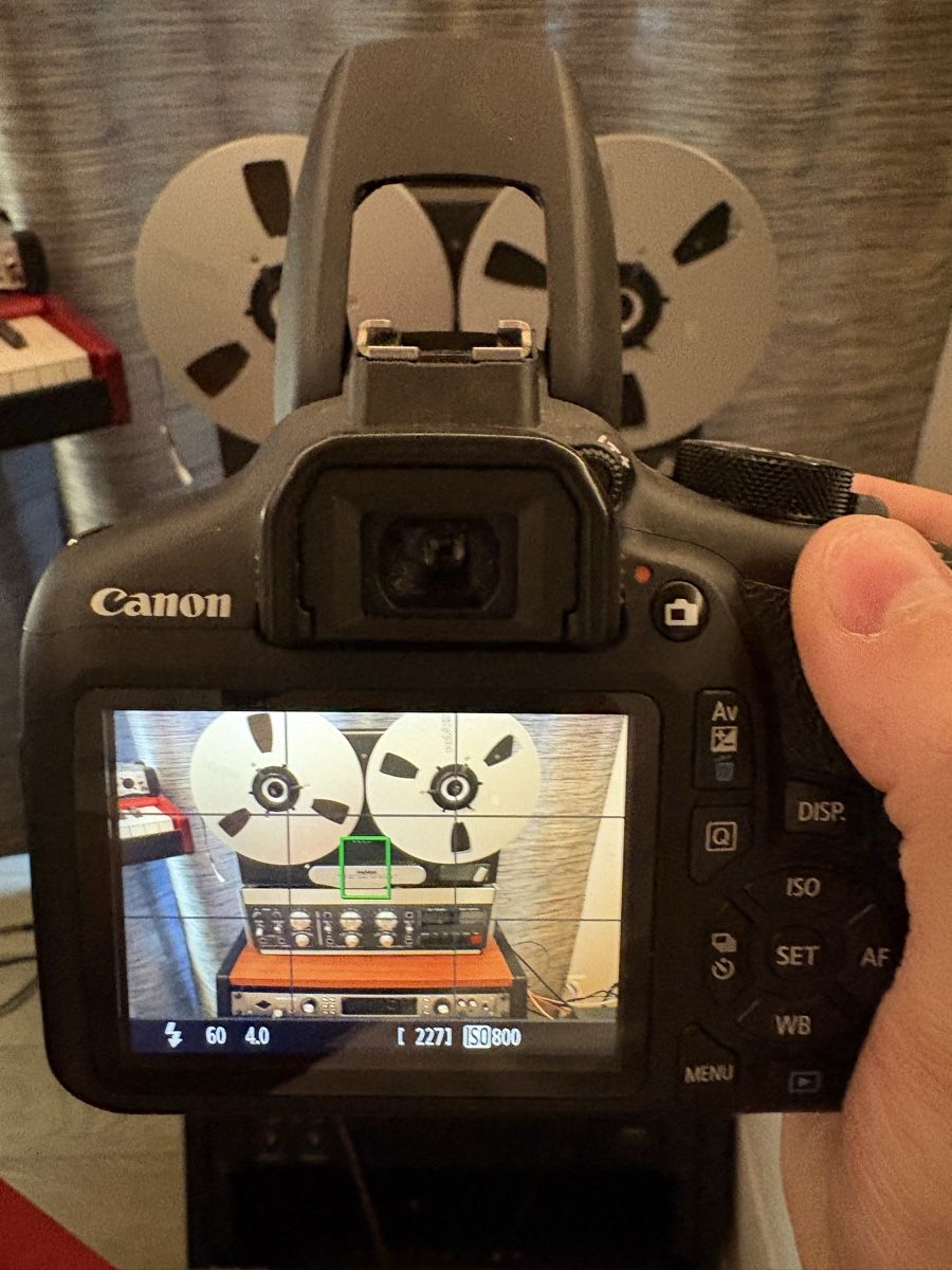 Canon Kamera: Canon EOS 1300D + lens/objectif+ 3 batteries – Gebraucht aus Chardonne von max_gnd9 3