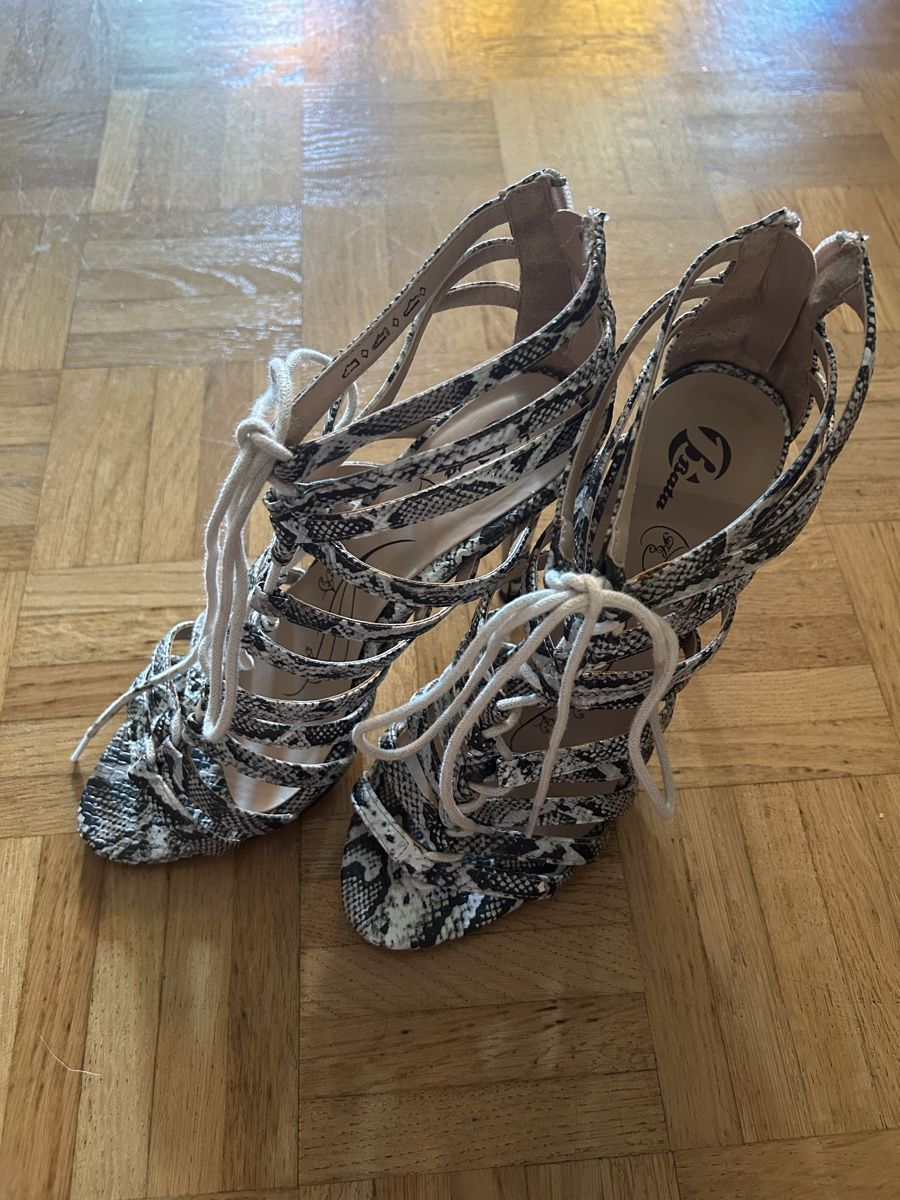 Scarpe da donna: Schlangen Print High Heels – Nuovo (secondo la descrizione) da Zürich venduto da alv_pqz2