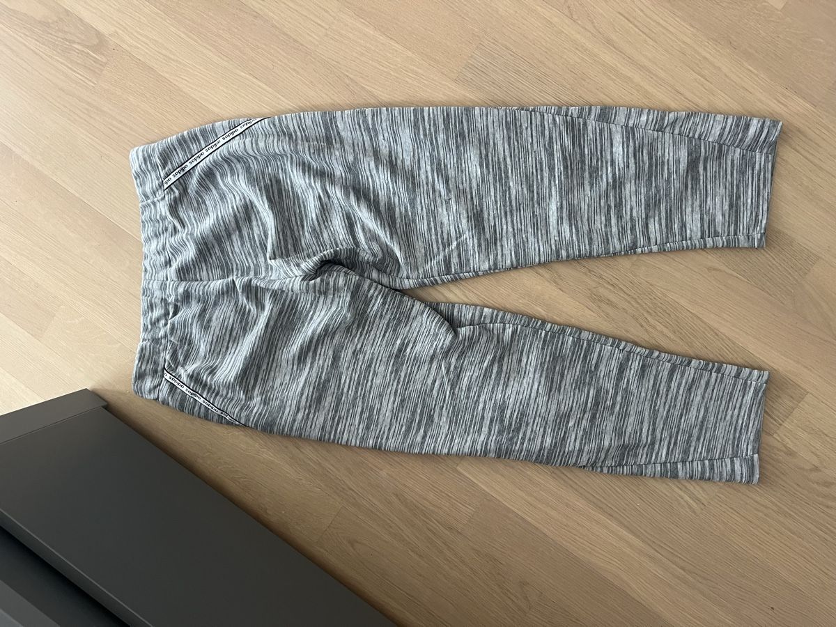 Adidas Pantaloni: Adidas Trainingshose Grau meliert Grösse S – Usato da Meilen venduto da jes_c25c 3