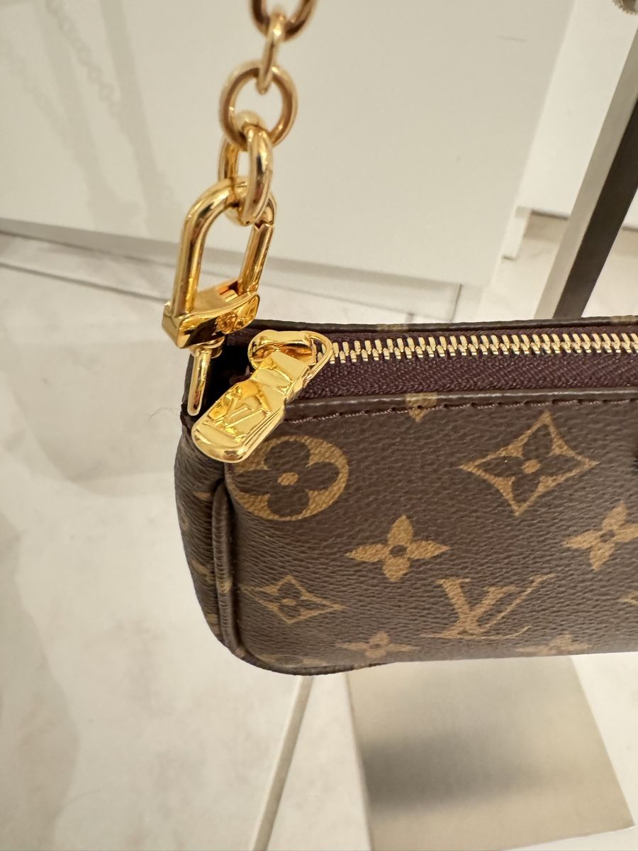Louis Vuitton Taschen: Ab 1 Louis Vuitton Pochette der Multi Pochette Accessoires – Gebraucht aus Bern von  2