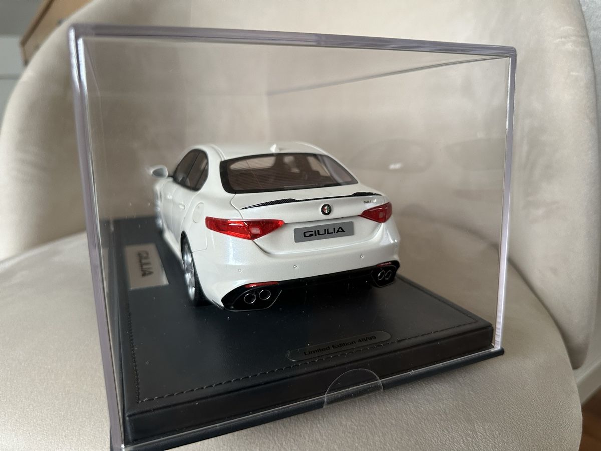 BBR Models Modellini d'auto: RBR Models Alfa Romeo – Nuovo e nell'imballaggio originale da Oberwil BL venduto da AuM03 5
