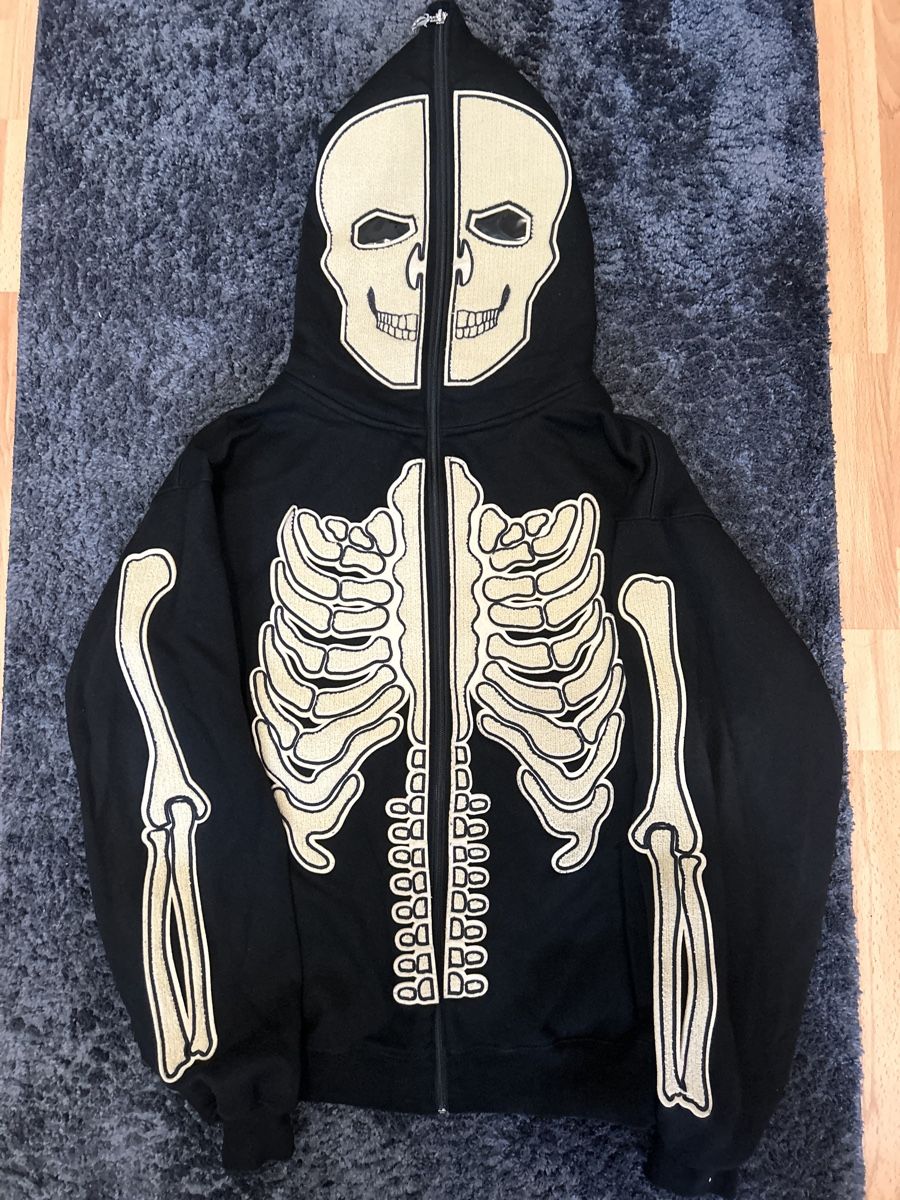 Pulls & Sweat-shirts: Zip Pullover mit Skelettmuster  – Neuf (Voir description) à Zollikofen par Metrooo