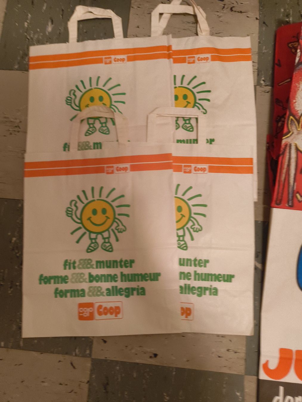 Coop Borse: 8 vintage Papiertaschen Migros Coop Jumbo Denner – Usato da stettlen venduto da VintageBern_ch 2