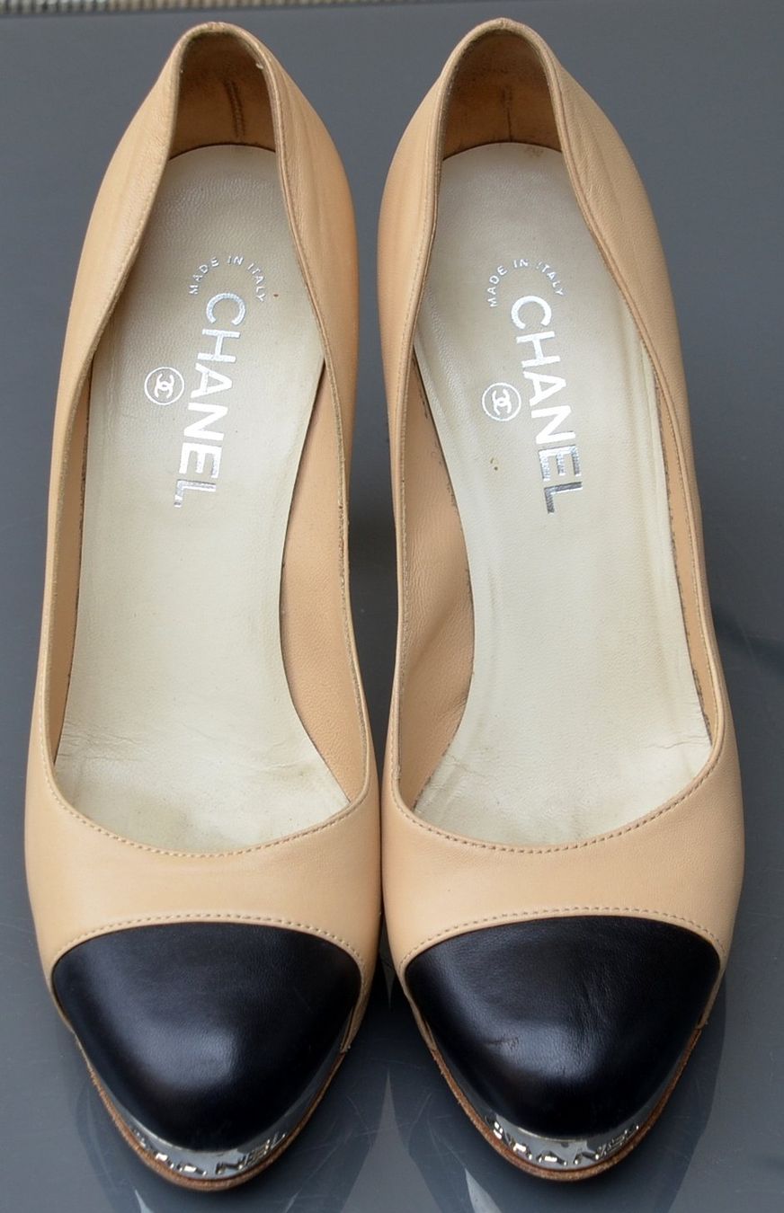 Chanel Scarpe da donna: Pumps CHANEL .40 – Usato da Collonges venduto da Auganien 2