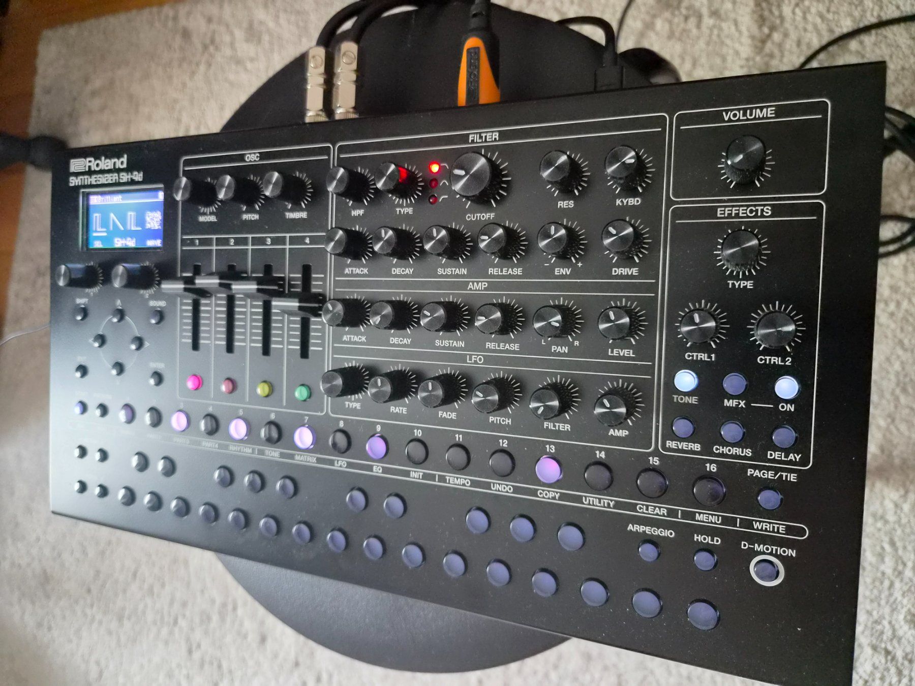Roland Musikinstrumente: ROLAND SH-4d :Drummachine,Sequenzer & Synthesizer in einem!! – Gebraucht aus Zuerich von KEYSTORE 1
