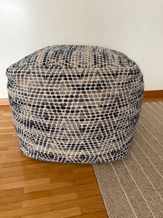 Livique Sgabelli: Hocker/Pouf von Liviquw – Usato da Hergiswil NW venduto da MiTerwi