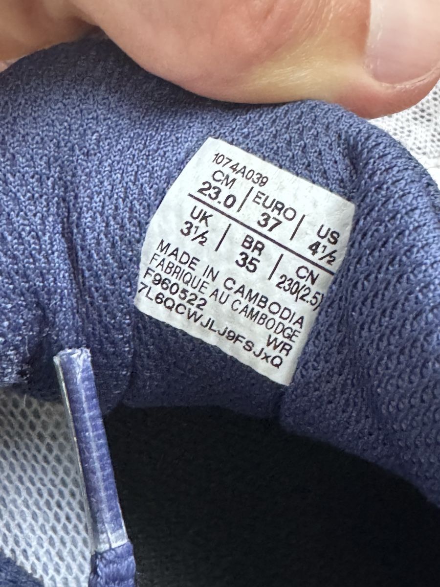 Asics Schuhe für Jungen: Asics Hallenschuhe – Gebraucht aus Ostermundigen von Clood 3