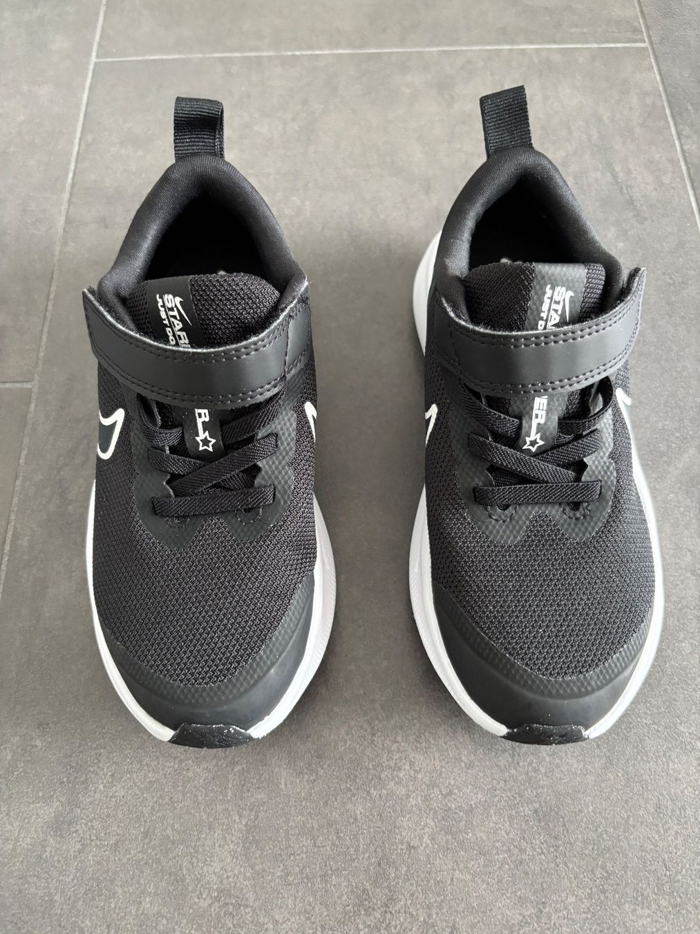 Nike Scarpe da uomo: Nike Star Runner 3 (PSV) – Usato da Oberägeri venduto da MariaLehman
