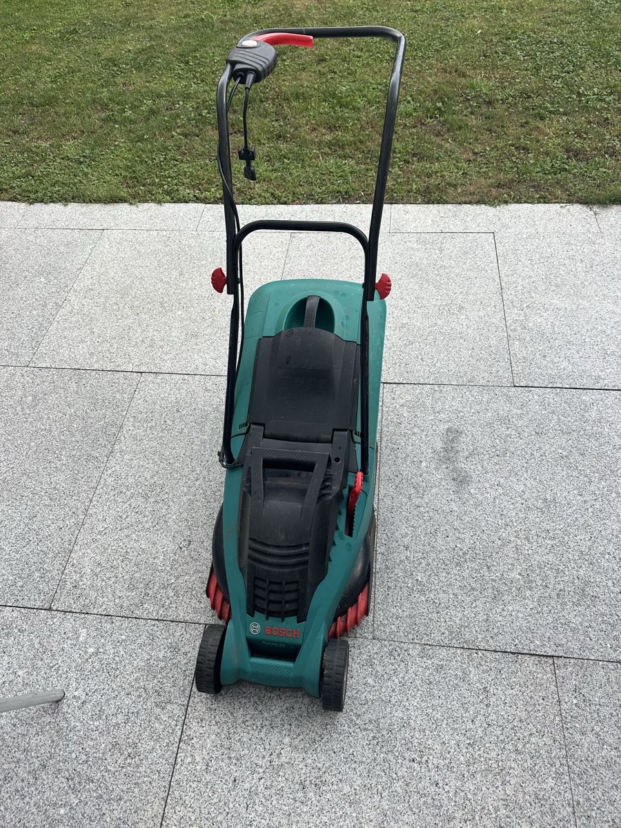 Bosch Tondeuses à gazon: Bosch Elektrorasenmäher – D'occasion à Seedorf UR par Orpheus19