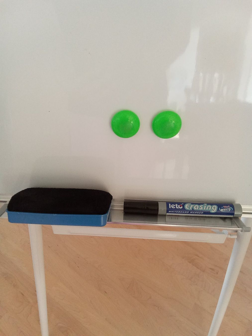 Tableaux: Flipchart WHITEBOARD mit DREIBEINSTATI – D'occasion à Feuerthalen par jwunu_8576 1