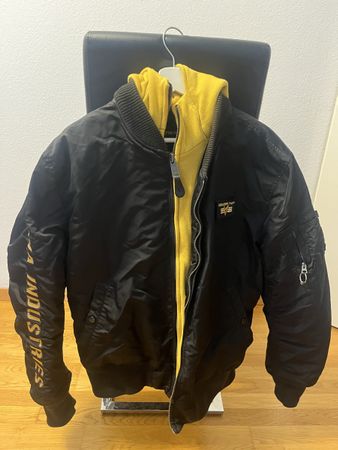 Alpha Industries Bomberjacke XL – Schwarz – Mit abnehmbarer 