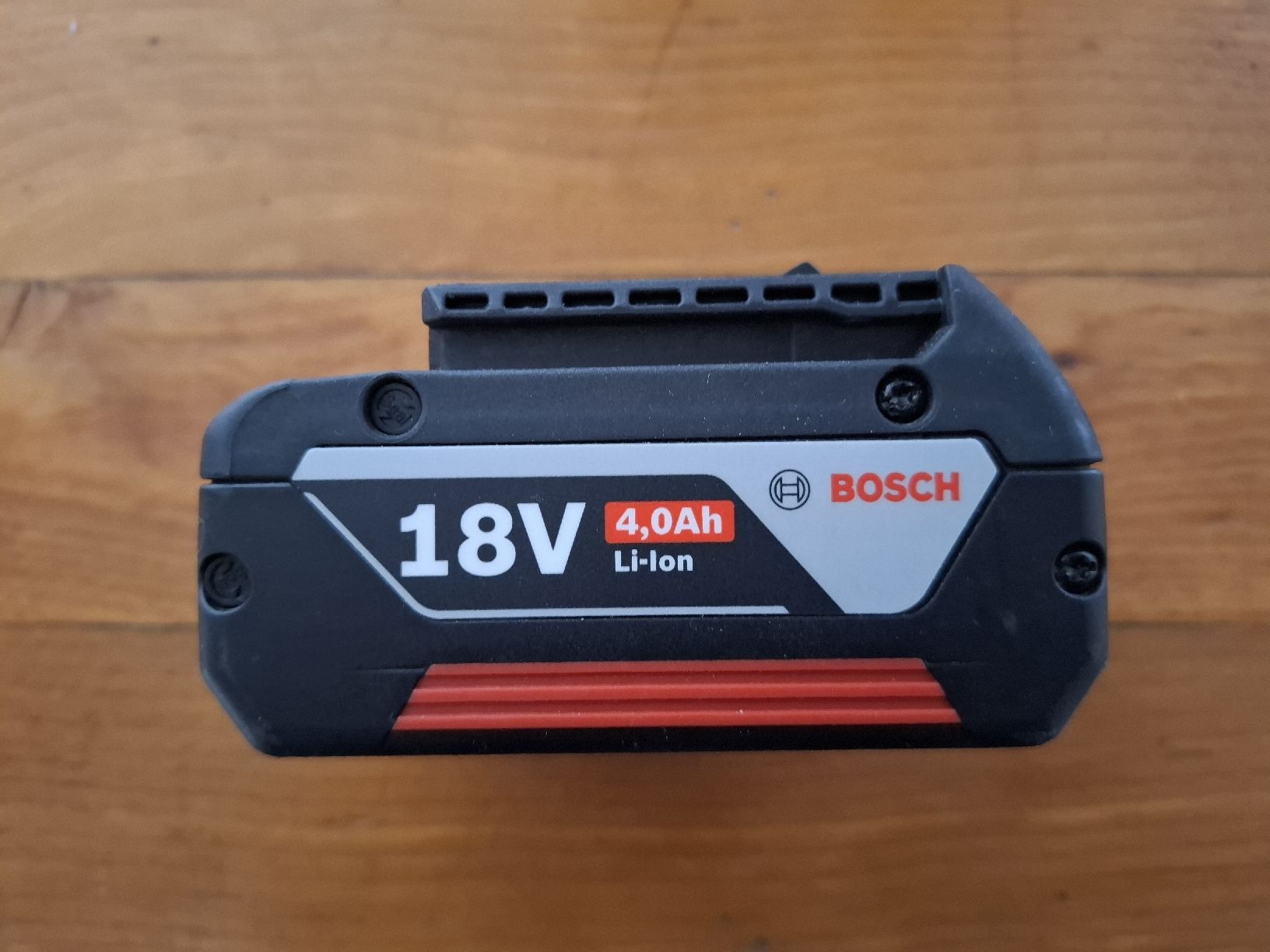 Bosch Tutti gli attrezzi: Batterie Bosch 18V 4.0Ah défectueuse – Difettoso da Courfaivre venduto da jor_b7wl