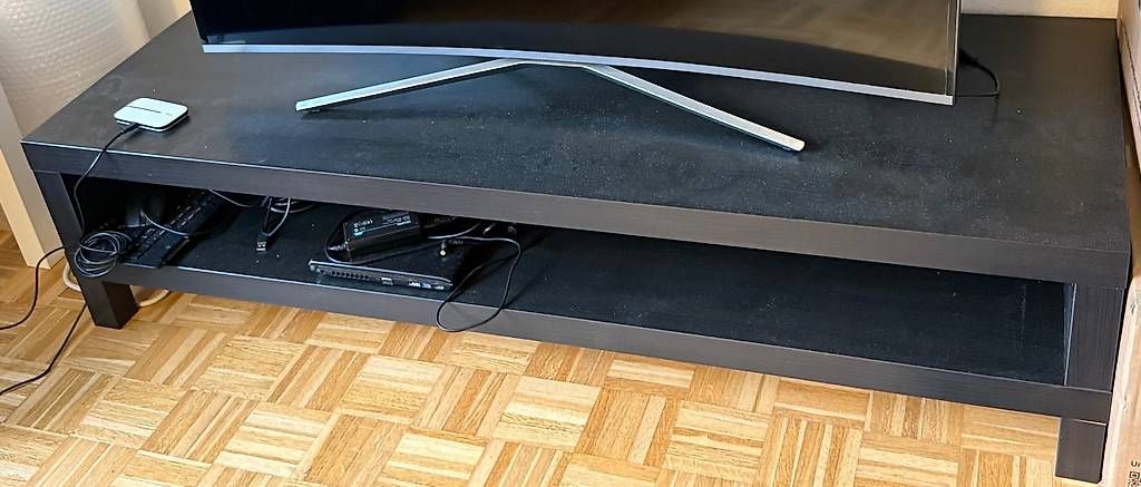 TV Möbel: IKEA LACK TV – Gebraucht aus Zürich von sci_m8lp