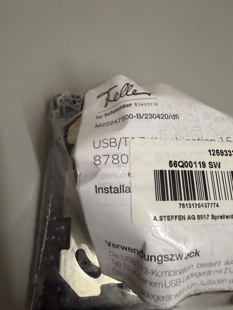 Feller Spine: Steckdose Usb-c schwarz feller – Nuovo e nell'imballaggio originale da Zürich venduto da papaplatte 2