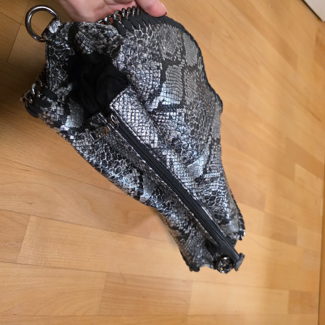 Borse da donna: Große Tasche mit Schlangenprint & Metallkette – Usato da Wald ZH venduto da CapLux 3