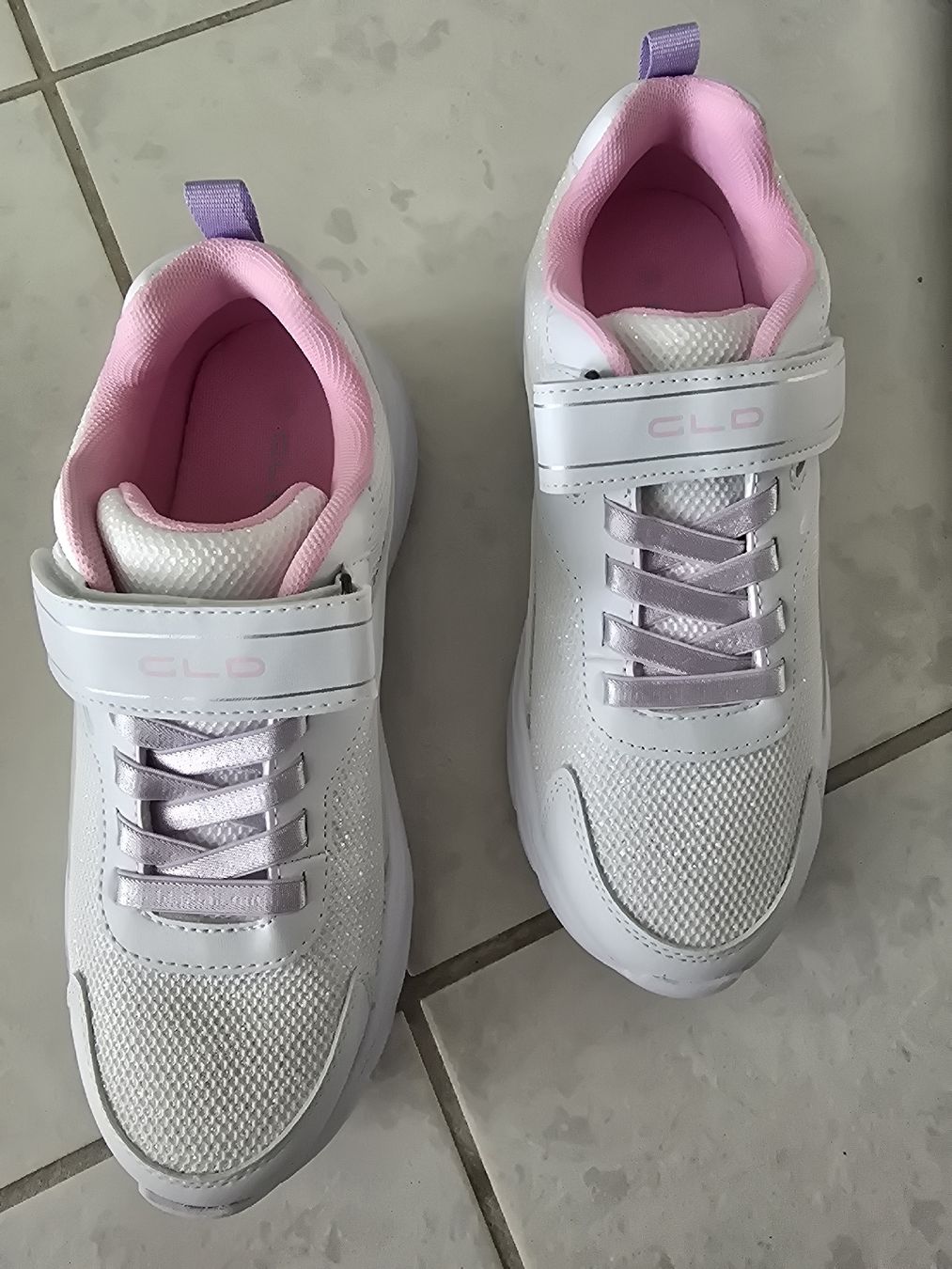 Scarpe per ragazze: Turnschuhe NEU – Nuovo e nell'imballaggio originale da Lostorf venduto da Venice16