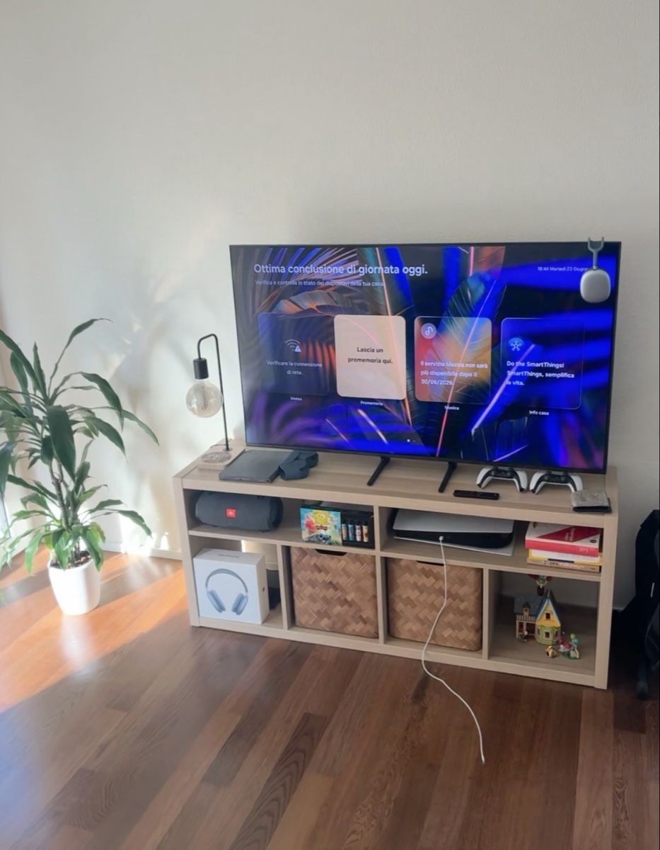 Scaffali: TV Stand – Nuovo (secondo la descrizione) da Rapperswil SG venduto da fed_yjm2