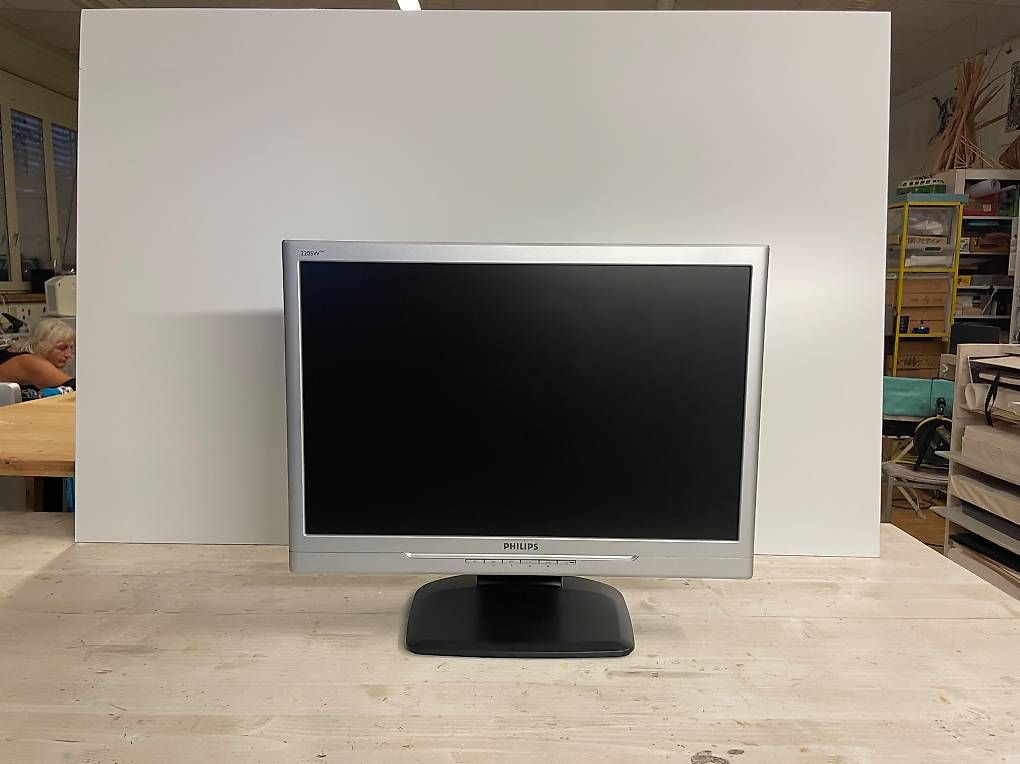 Philips Monitore: Philips 220SW8 Plus Einzeln 20.- 3 Stück 50.- – Gebraucht aus Allschwil von joe_gql9 1