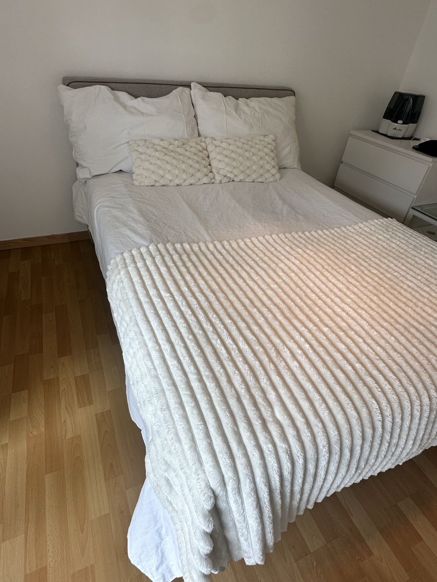 Letti: Boxspringbett 140x200cm, hellgrau | ab 15.06 abholbereit. – Usato da Zürich venduto da sel_k76t 1
