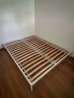 Bettgestell mit Lattenrost 