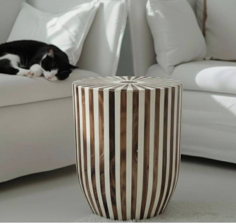 Tavoli: Table d'appoint marocaine en noyer, fabriquée à la main – Usato da Crans-Montana venduto da AtlasWoolWorks 4
