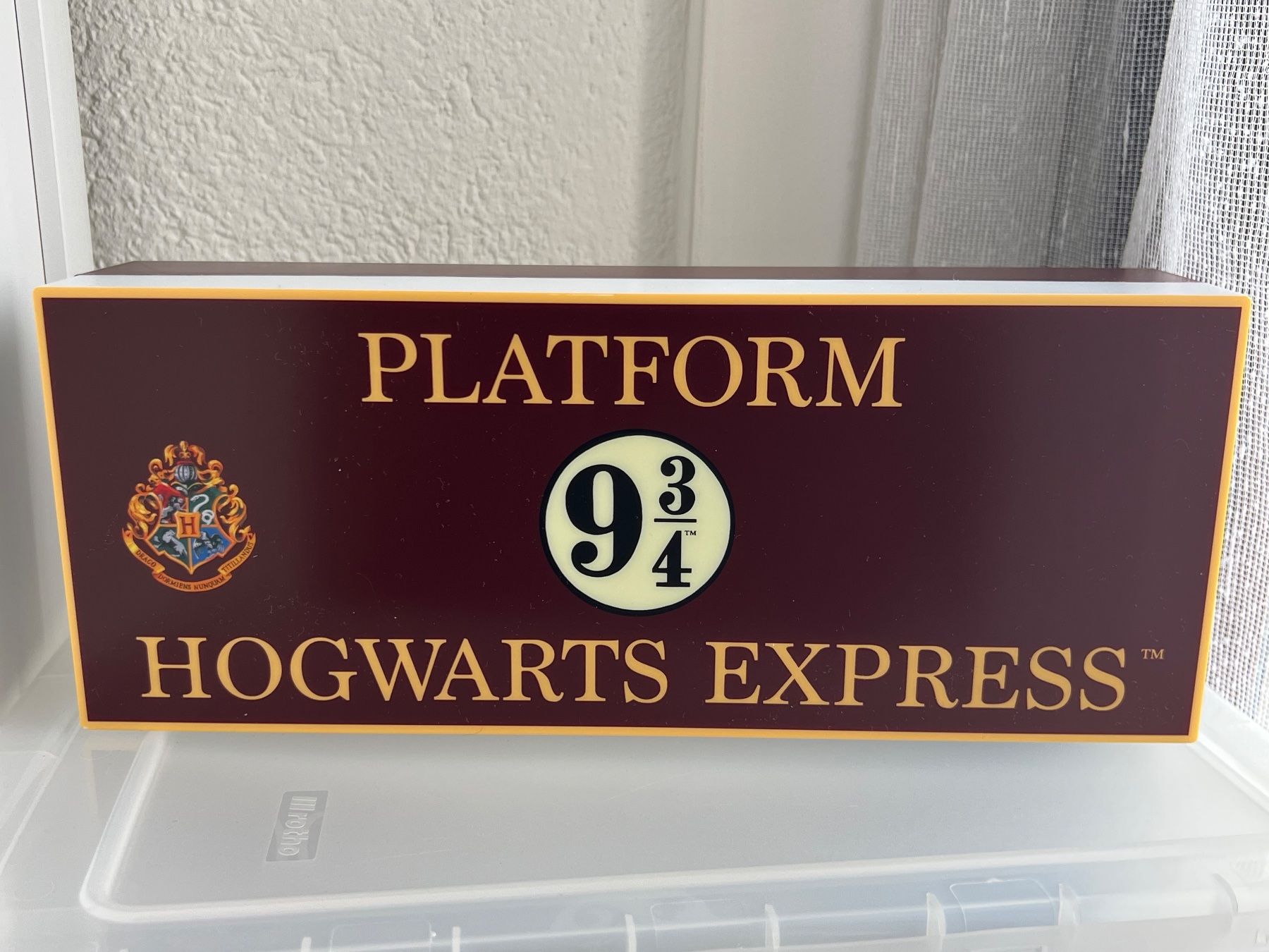 Lampade: Paladone Products Hogwarts Express Logo Light – Usato da Uttigen venduto da sonorsonic