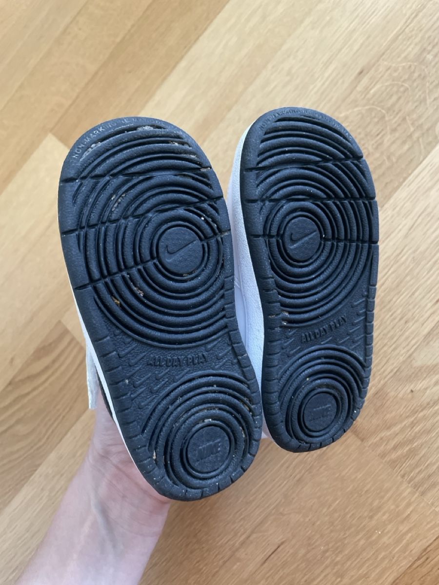 Nike Chaussures garçon: Nike Turnschuhe – D'occasion à Luzern par bse_11x 1