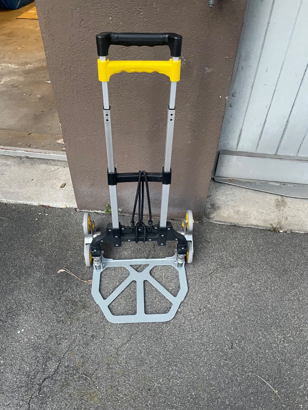 Brouettes: Stanley ? Sackkarre mit 3 Rädern – D'occasion à Dübendorf par rocki07