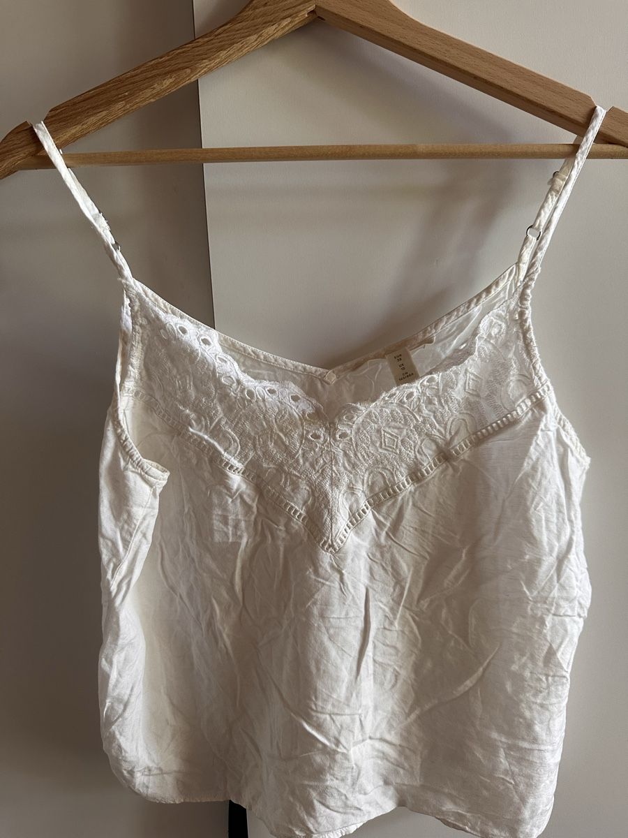 H&M Tops: Top weiss Biskose Gr. 38 H&M – D'occasion à Münsingen par Secondhand89