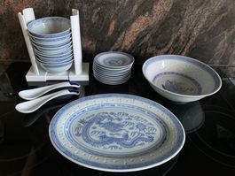 Chinesisches Porzellan-Set & + Sake-Set