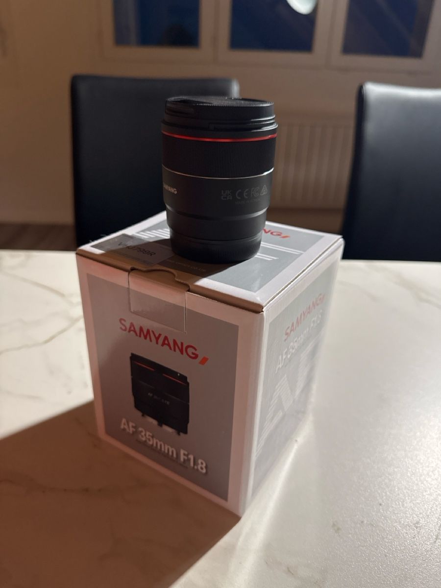 Samyang Obiettivi: Samyang AF 35mm F1.8 Sony E-Mount – Usato da Kallnach venduto da sch_f5qg