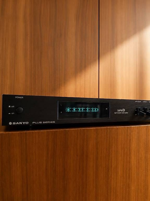 Convertisseurs: Sanyo Plus N55 Super D  Noise Reduction Adaptor – D'occasion à Rheinfelden par YannickRob 1