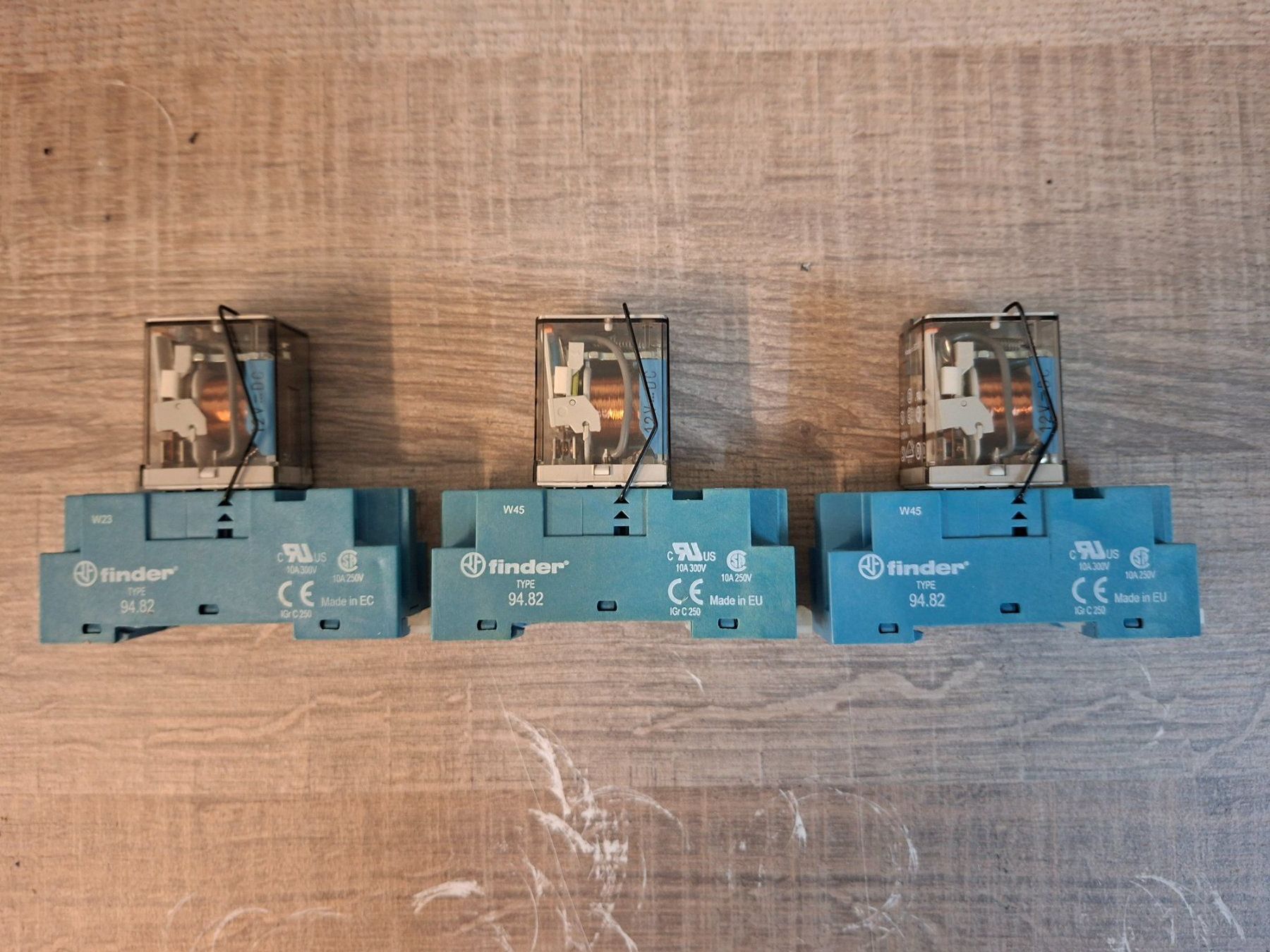 Componenti elettronici: Relais , Finder , 55.32. – Usato da Niedergösgen venduto da piccorx5