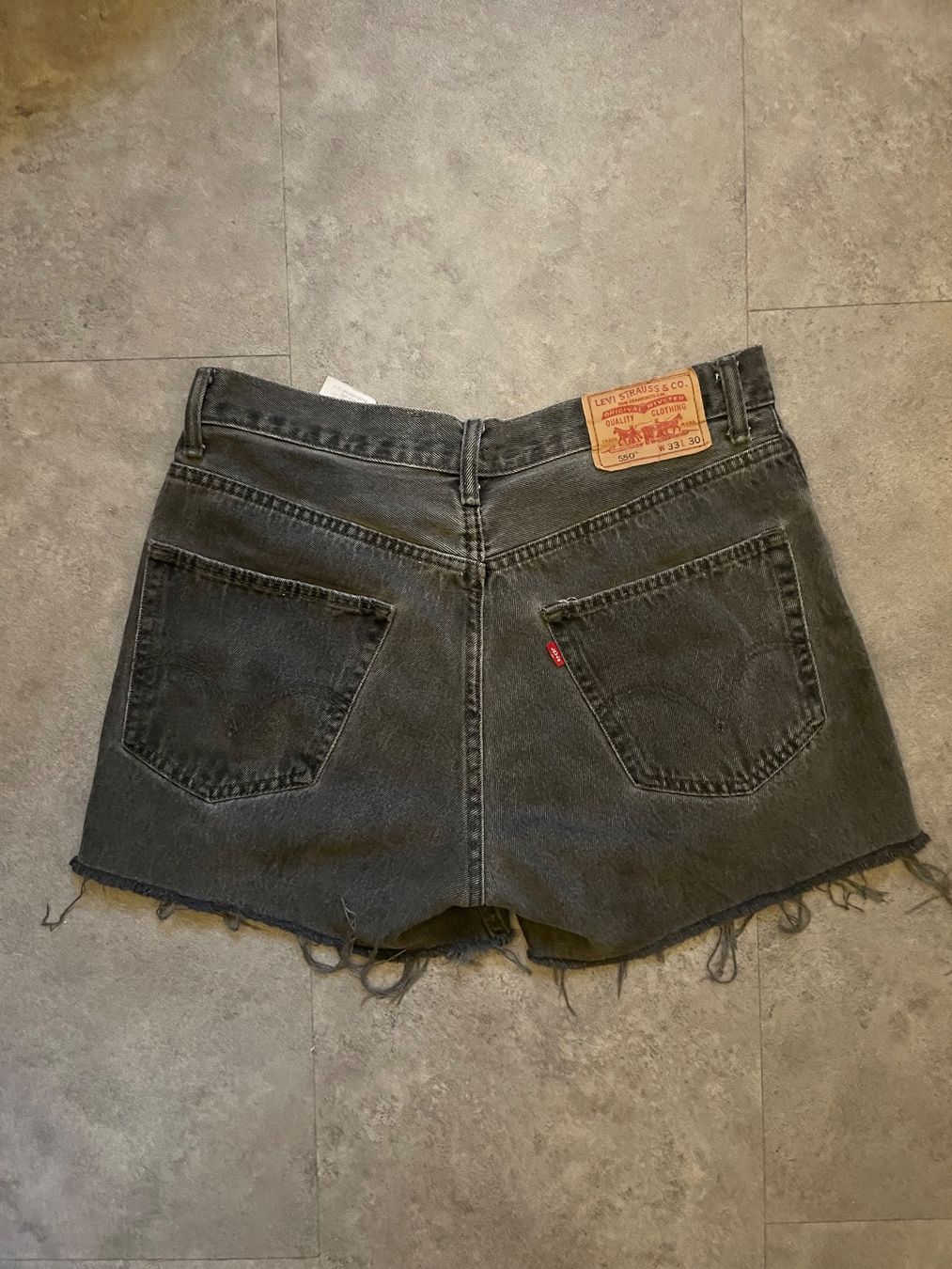 Jeans: Short Jean Levis – Usato da Basel venduto da lel_t5qc 1