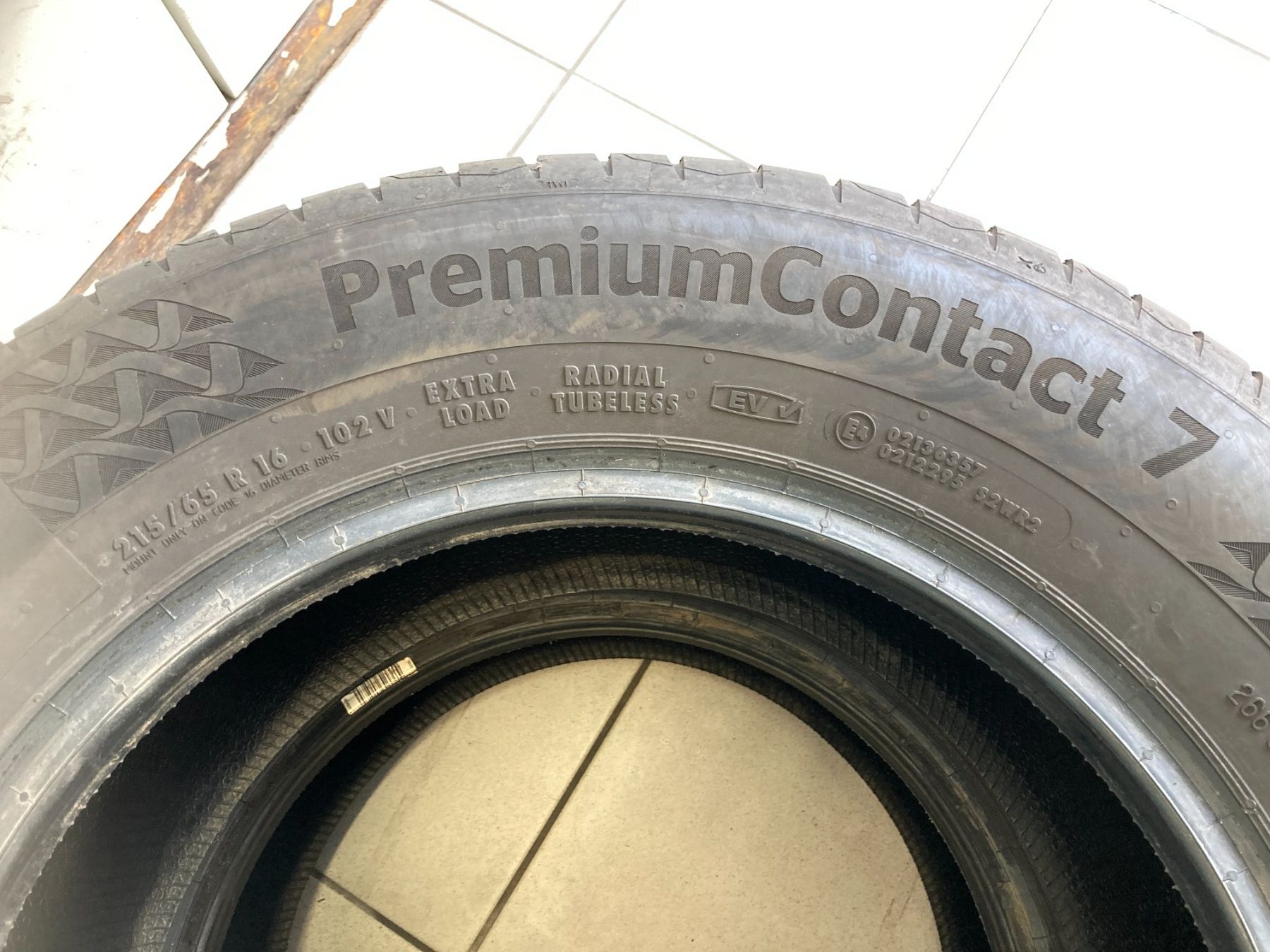 Continental Pneumatici & Ruote complete: 215/65R16 Sommerpneu Continental – Usato da Cham venduto da WB2223 1