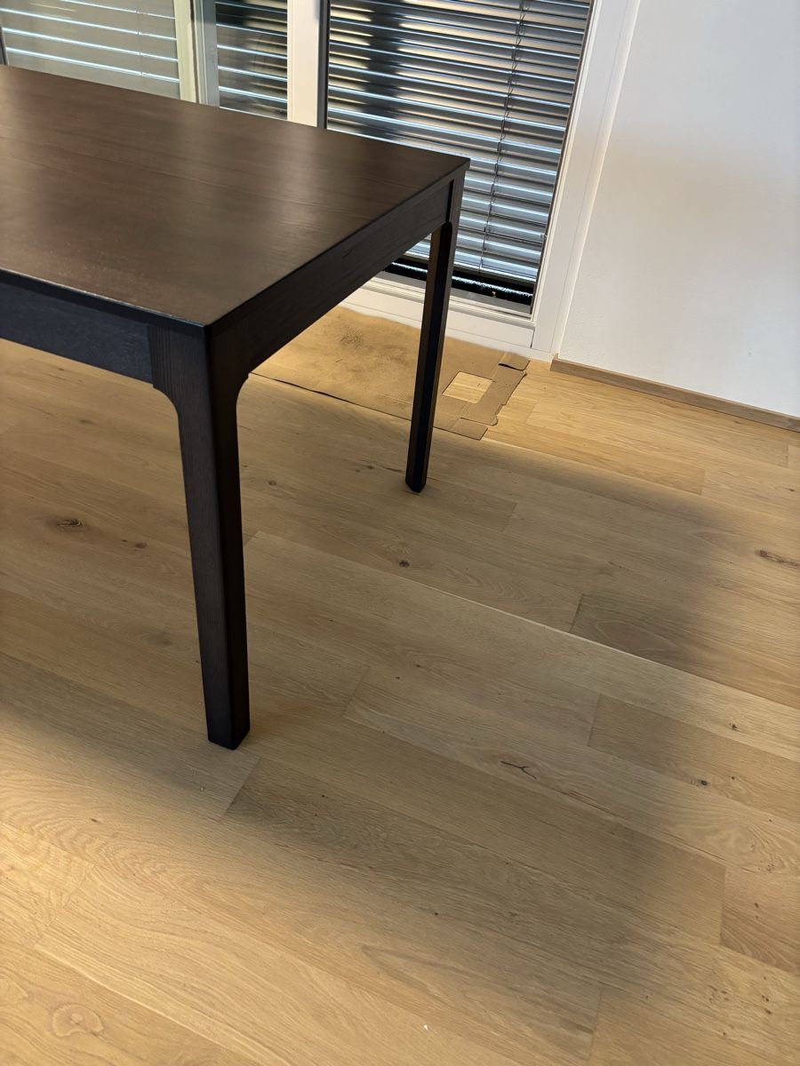 Ikea Tables: IKEA EKEDALEN extendable dining table.  – D'occasion à Schindellegi par jac_55n5 2