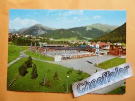 DAVOS, Eisbahn mit Blick auf Rhätikon,