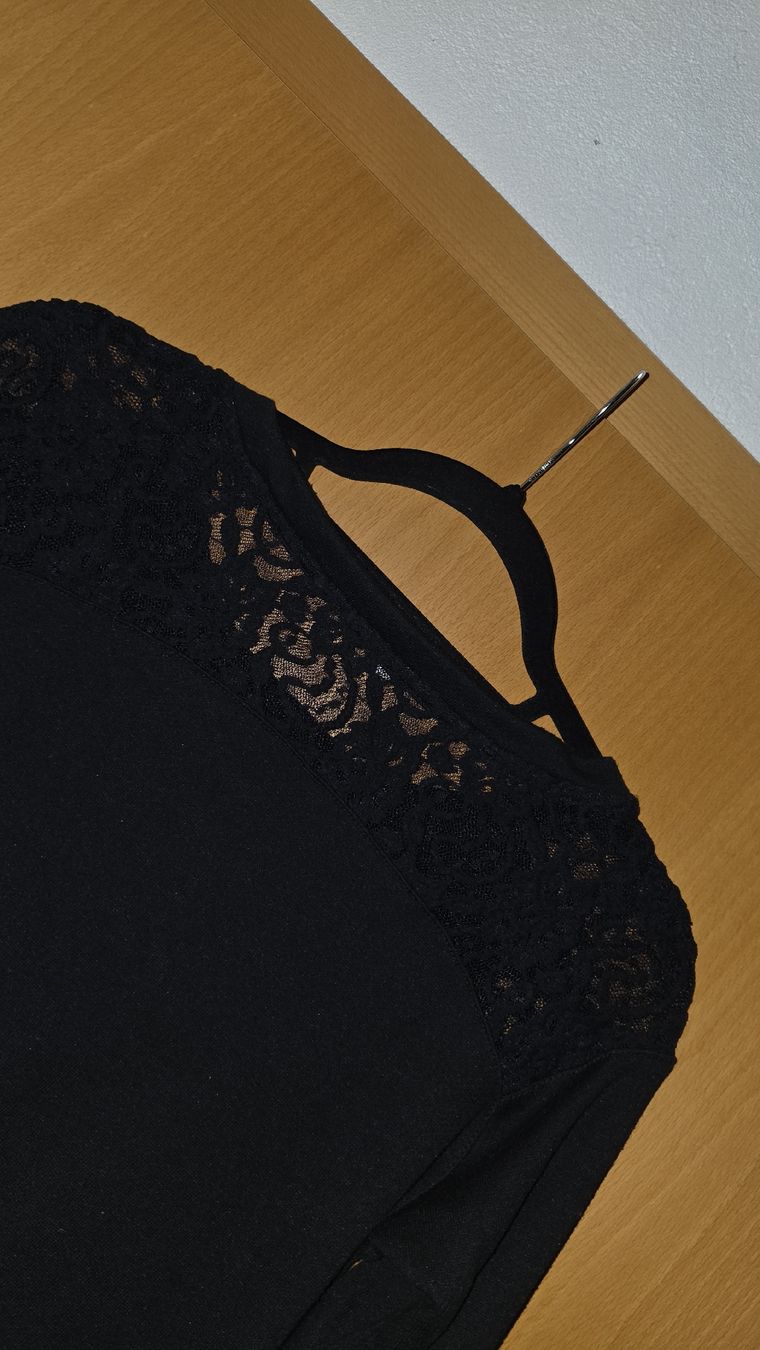 Maglioni & Felpe: Damen Pullover schwarz mit Spitzendetails guter Zustand  – Usato da Bubendorf venduto da ang_b829 1