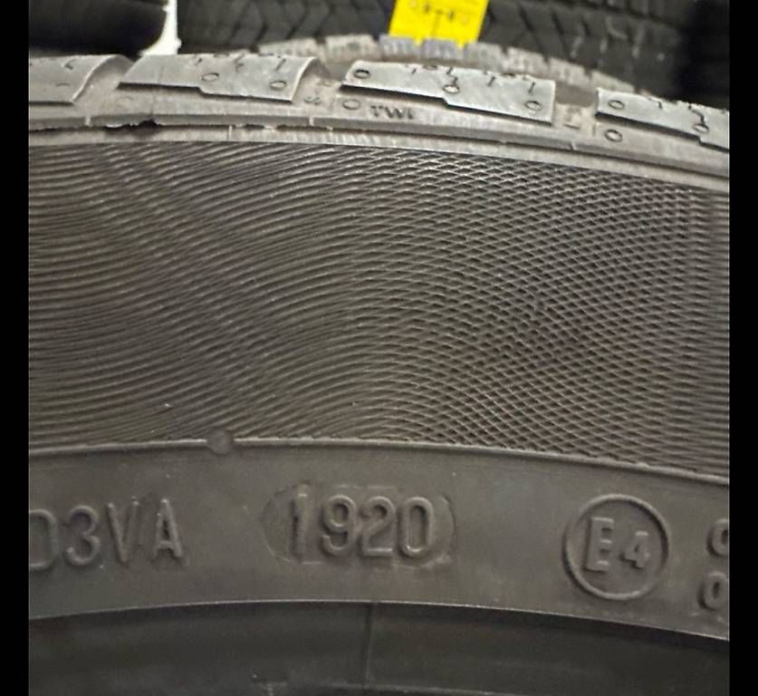 Pneumatici & Ruote complete: Pneus Hiver Continental 305/40 R20 – Usato da Orsières venduto da Daniel1926 3
