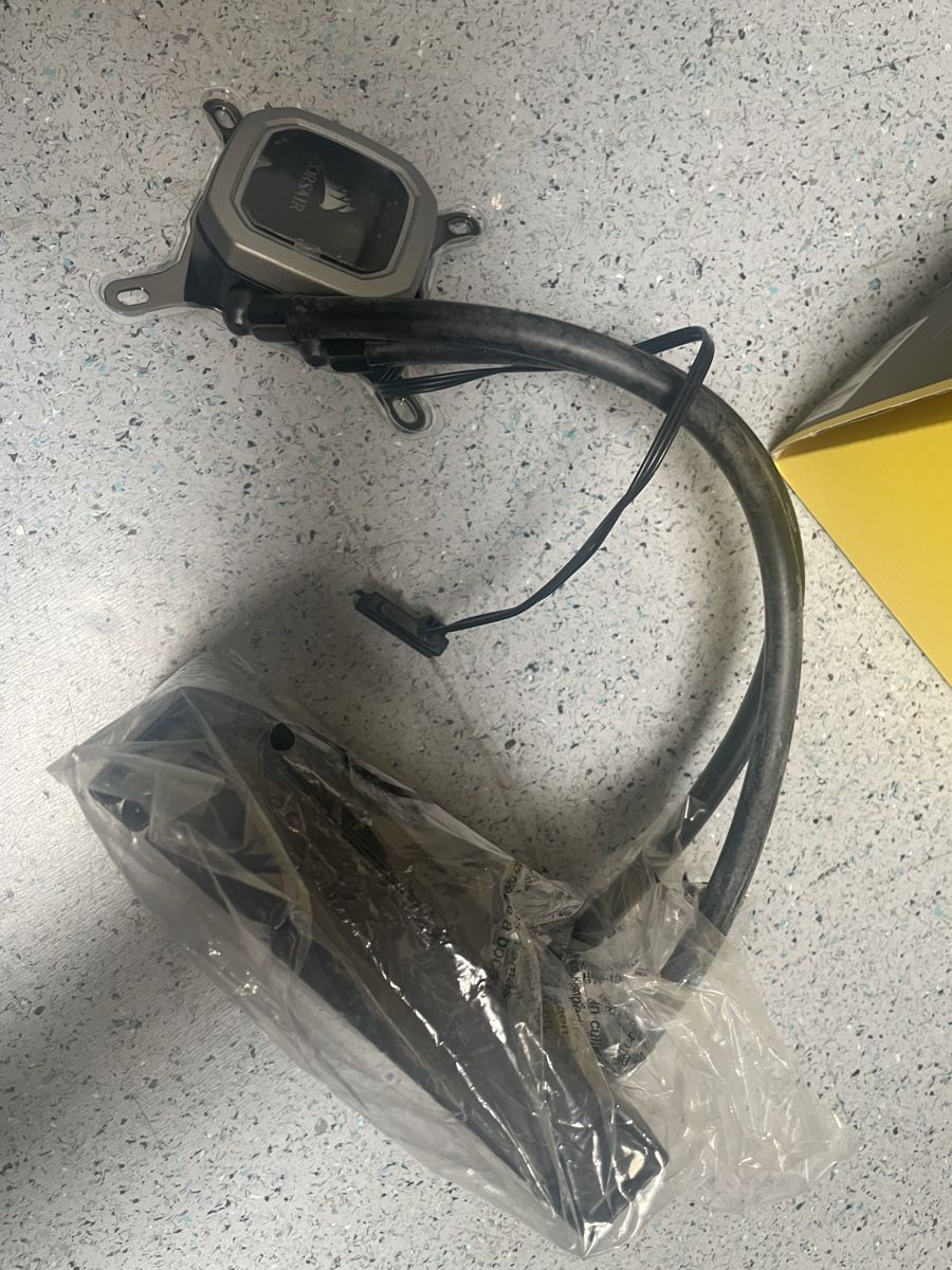Corsair PCs: Corsair H60, PC Kühlung – Neu (gemäss Beschreibung) aus Einsiedeln von Hhege 1