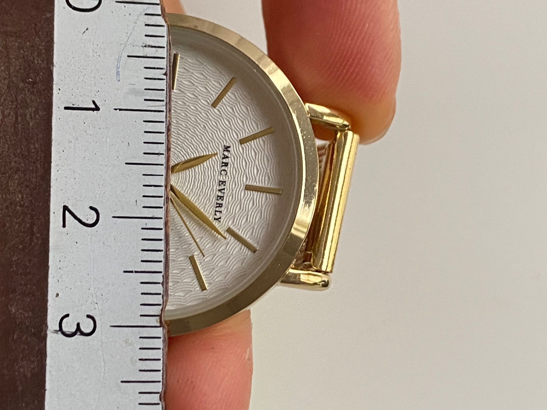 Orologi: Marc Everly Goldene Damenuhr – Nuovo (secondo la descrizione) da Givisiez venduto da dor_xb9k 3