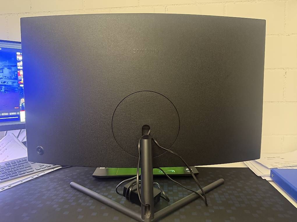 Samsung Monitore: Monitor Samsung 32" – Gebraucht aus Saland von nikola.djoric30 2