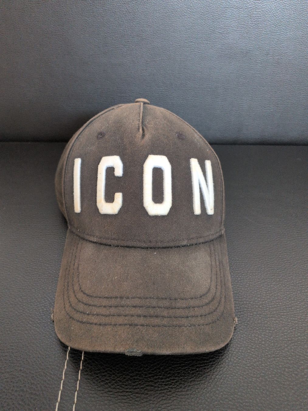 Autres vêtements & accessoires: Baseball Cap Dsquared2 Icon schwarz  – D'occasion à Alterswil FR par fas_n9yt